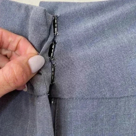 Larry Levine Grey Slacks Size 6 Petite - Picture 4 of 7